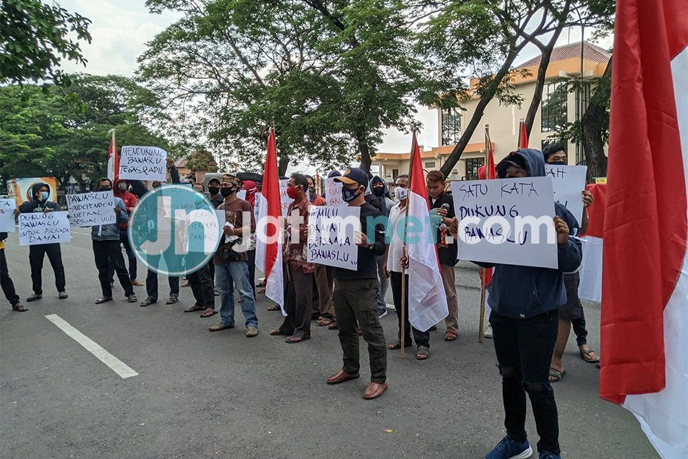 Bawaslu Ponorogo Didemo