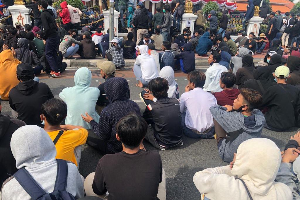 Aksi Demo di Depan Grahadi, Polda Jatim Menyebutkan Didominasi Pelajar SMA/SMK
