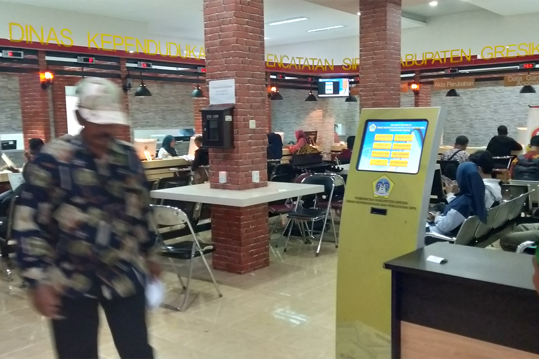 Blanko KTP Elektronik Terbatas, Dispendukcapil Gresik Hanya Berikan Pemohon Pemula