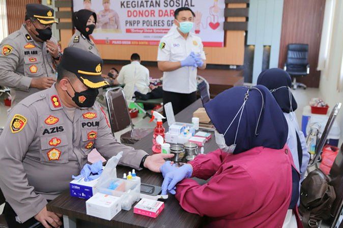 Polres Gresik Gelar Donor Darah Bentuk Kepedulian Sesama