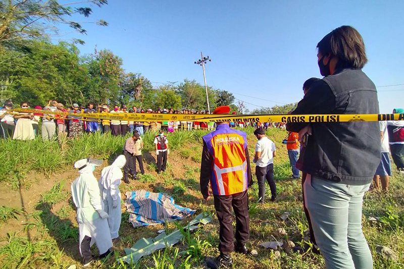 Hendak ke Pasar, Pasutri Tertabrak Kereta Api di Magetan