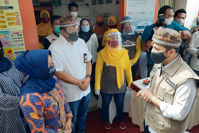 Wagub Jatim Tinjau Pendistribusian Tambahan Kartu BPNT di Kota Mojokerto