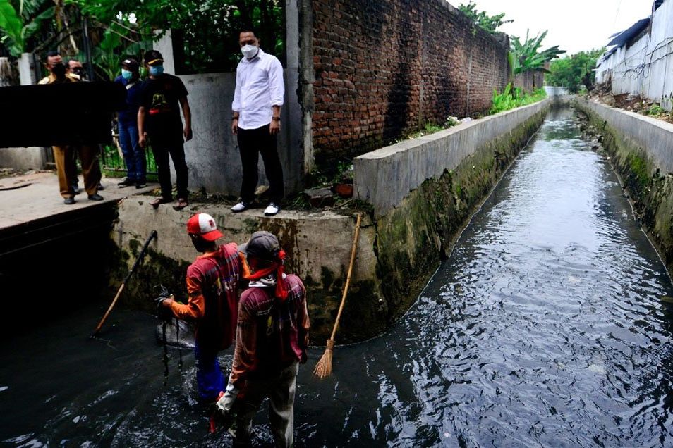 Usai Sertijab, Eri Cahyadi Tinjau Saluran dan Gelar Rapat Teknis di Lapangan