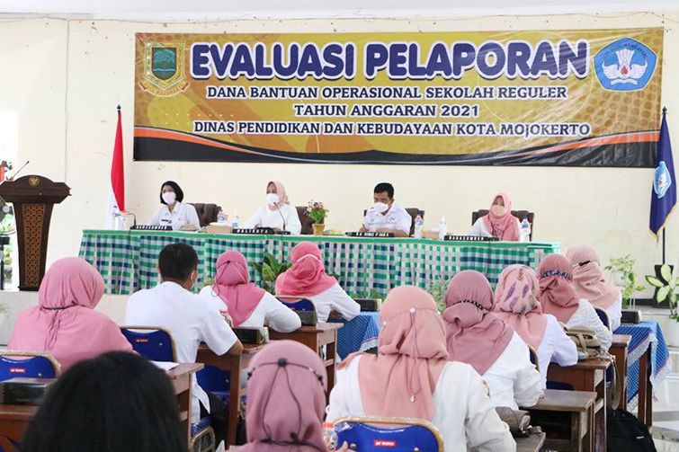 Sukseskan Pendidikan Kota Mojokerto, Ning Ita: Pengelolaan BOS Harus Optimal