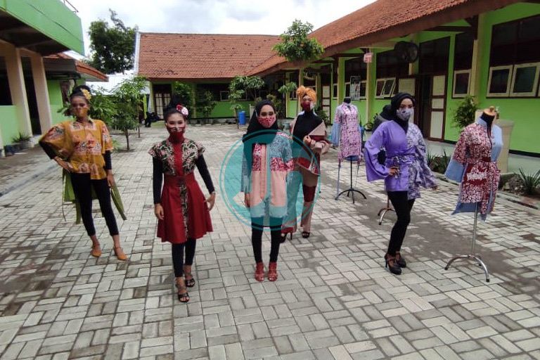Menilik "Luva" Hasil Karya Siswi SMKN
