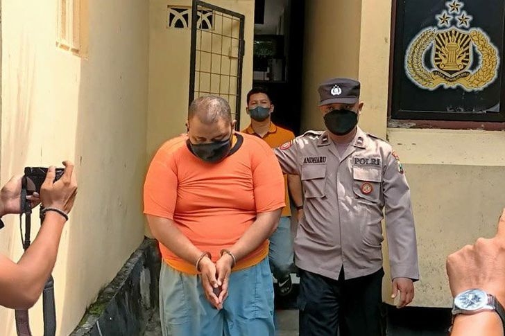 Mengaku dari LBH PDIP dan Anggota Polisi, Warga Surabaya Peras Resto di Mojokerto