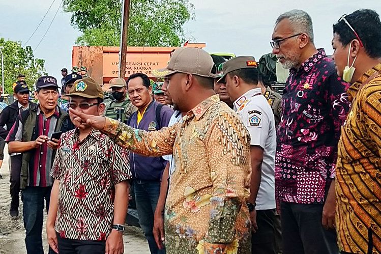 Bupati Gresik Minta Perbaikan Tanggul Anak Kali Lamong Tuntas Sepekan