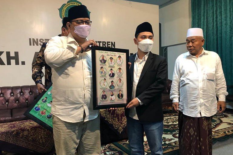 Terima Penghargaan dari Jurnalis Nahdliyin, Gus Barra Cucu Pendiri NU: Ini Jadi Motivivasi S3 Saya