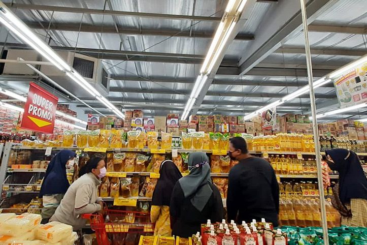 Harga Migor Serentak Rp14 ribu per Liter, Emak-emak Serbu Supermaket