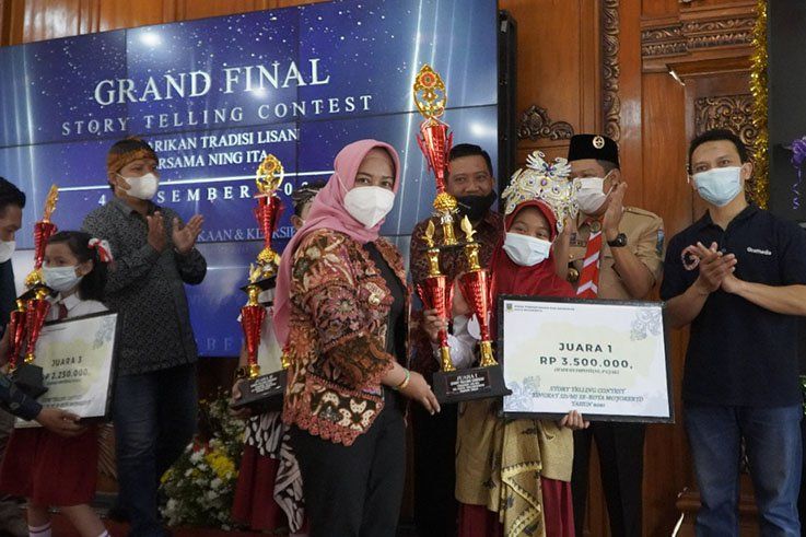 Tingkatkan Kualitas SDM Kota Mojokerto Sejak Dini, Ning Ita Gelar Kontes Mendongeng