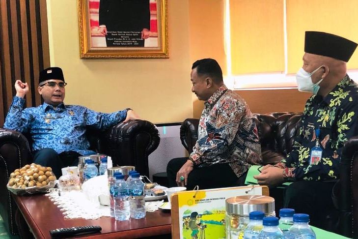 Pemkab  Situbondo Anggarkan Rp 13 Miliar Bantu Pupuk Gratis Petani