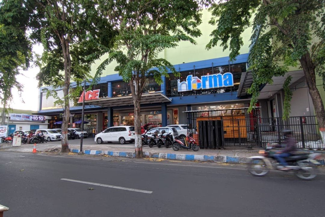 Tiga Toko Dibawah Satu Atap Perusahaan PT Home Center Indonesia Ditutup