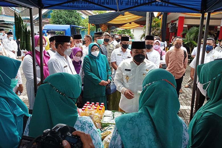 Berkunjung ke Kecamatan Jombang, Bupati Hendy Dapat Keluhan Banjir di Lahan Pertanian