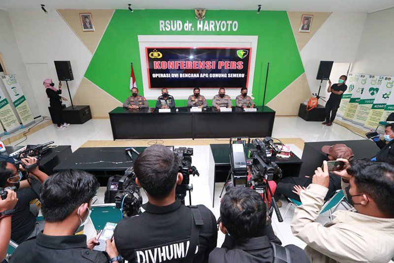Tim DVI Mabes Polri Kembali Identifikasi 7 Jenazah Korban Semeru, Ini Datanya