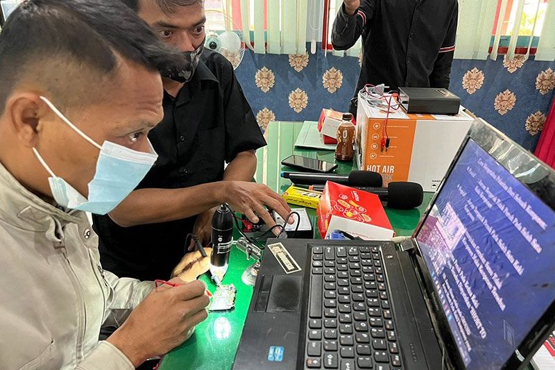 Manfaatkan Masa Integrasi, Bekali Klien Pemasyarakatan Keahlian Perbaikan Smartphone