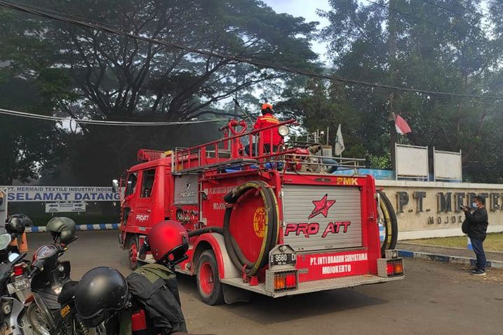 Pabrik PT Mertex Indonesia Mojokerto Terbakar