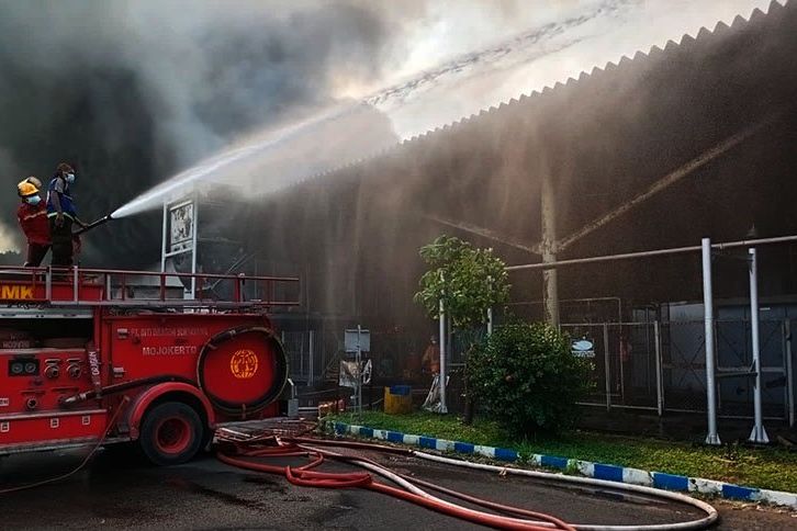 Kebakaran di Pabrik PT Mertex Indonesia Mojokerto Diduga dari Gudang Kapas
