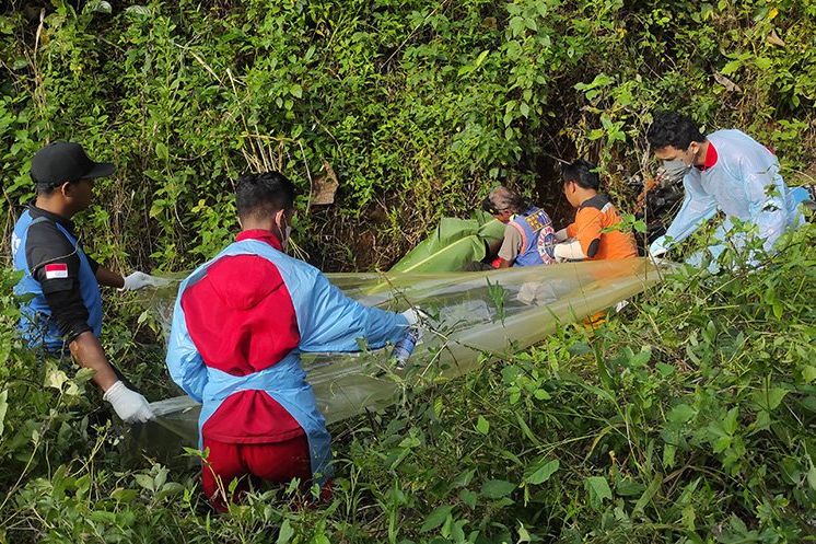 Diduga Alami Laka Tunggal, Warga Mojokerto Ditemukan Membusuk di Parit