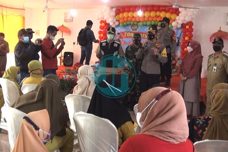 Wisuda dan Perpisahan Raudlatul Athfal Perwanida Dibubarkan, Oshilova Garden Disegel