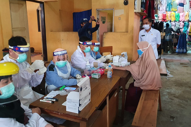 Klaster Baru, Pedagang Pasar Paiton Positif Covid-19
