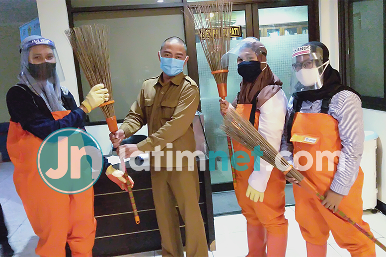 Bahaya Tumpukan Sampah Plastik di Gresik Mengancam