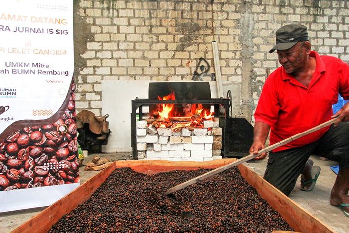 UMKM Produk Kopi di Rembang Binaan Semen Gresik Memiliki 300 Reseller