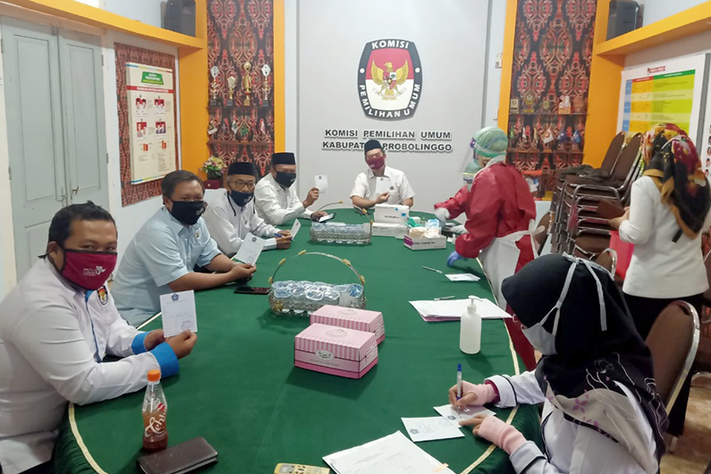 KPU Kabupaten Probolinggo Jalani Rapid Test, Empat Orang Reaktif