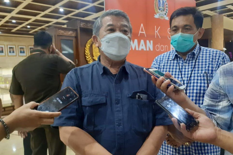Ketua DPRD Jatim Ajukan Penambahan Dosis Vaksin