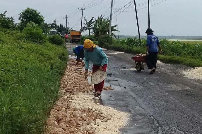 Banyak Jalan Berlubang, Dinas PU Bina Marga Lamongan Bagi Tiga Tim Pelaksana Perbaikan