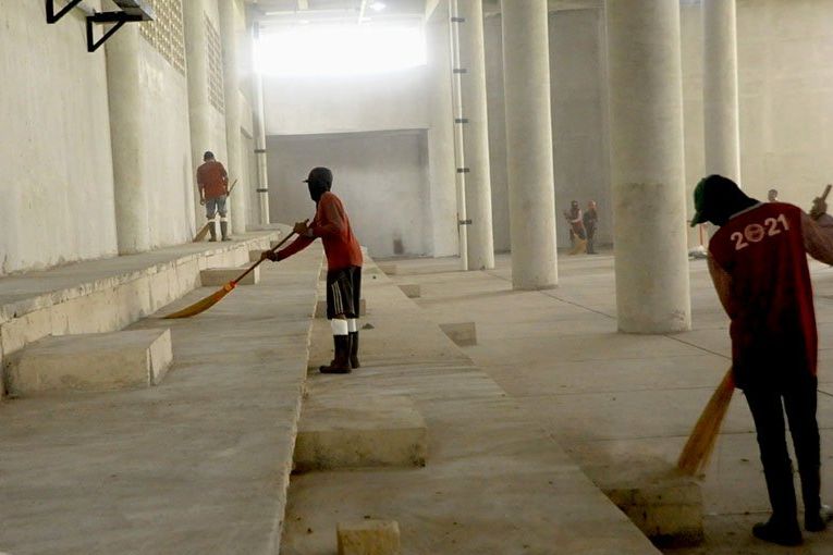 Lapangan Tembak di Surabaya 'Disulap' Jadi Rumah Sakit Lapangan