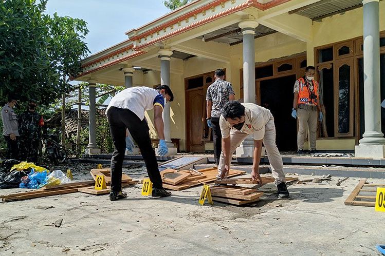 Blarr...Petasan Meledak, Tiga Rumah dan Satu Sekolah di Ponorogo Rusak