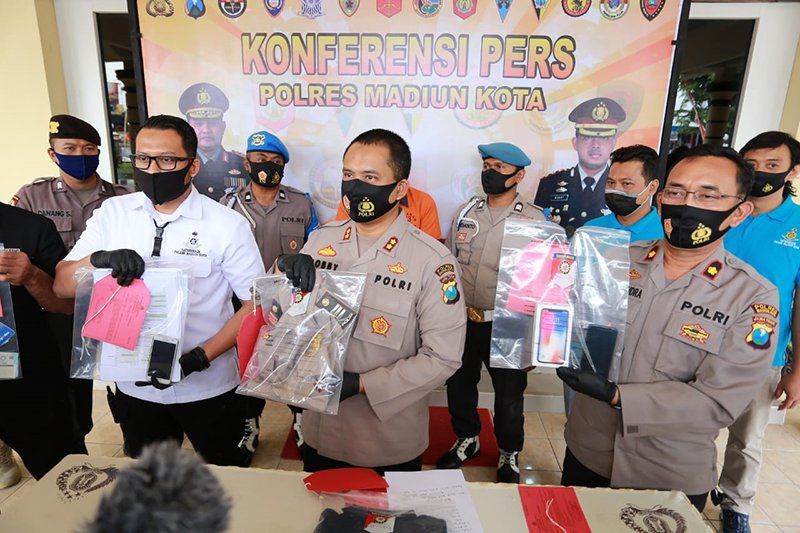 Mengaku Anggota Polisi, Pria Ini Peras Uang Korban Rp 90 Juta