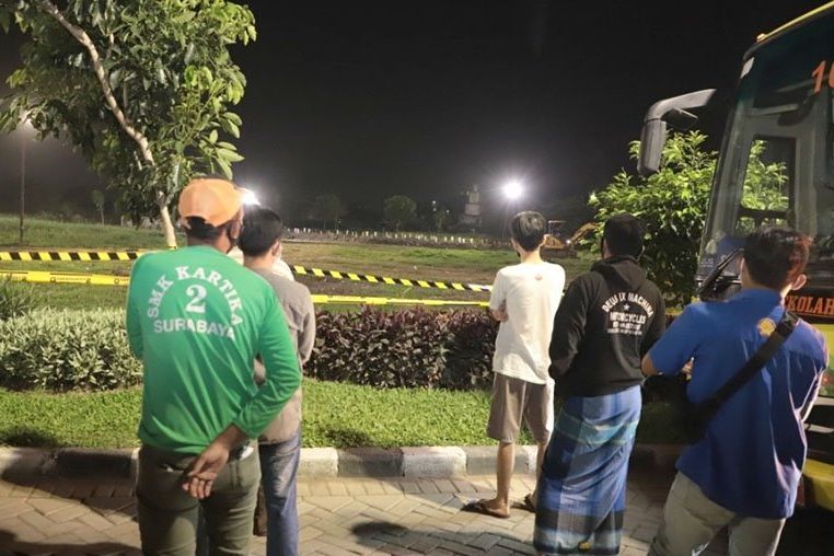 Para Pelanggar Prokes dan PPKM Darurat Ikuti Tour On Duty ke Makam hingga Merawat ODGJ