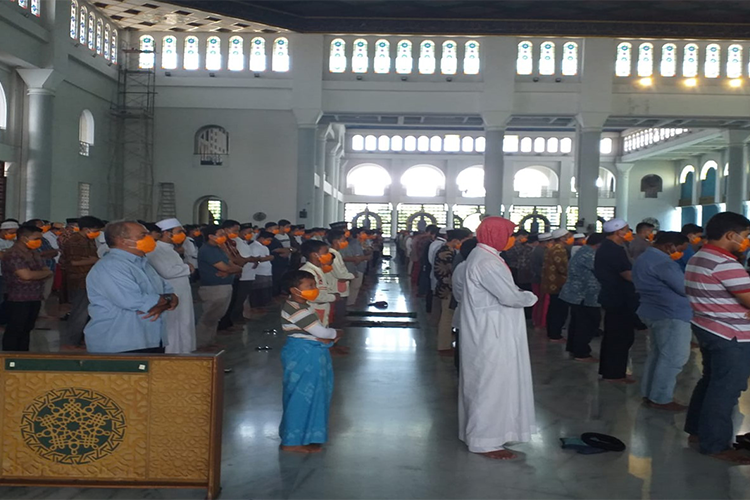 Zona Oranye Covid-19, Warga Surabaya Diimbau Salat Idulfitri di Rumah