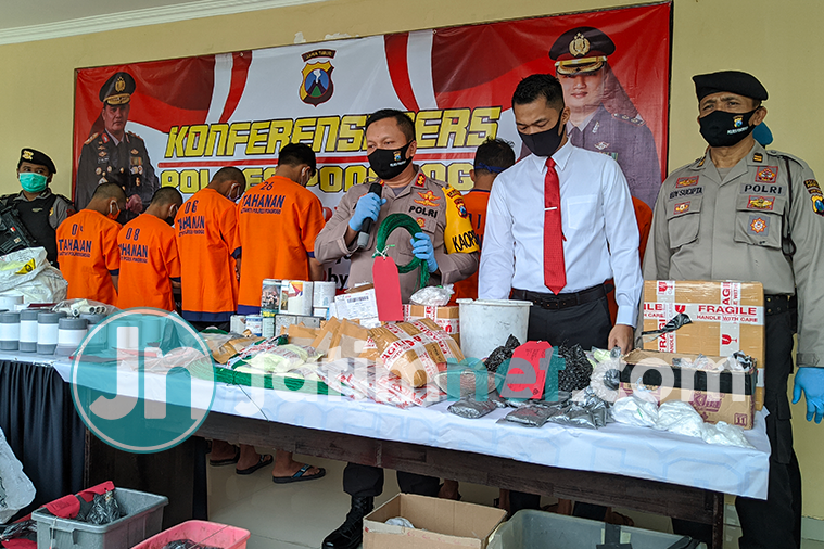 13 Pemuda di Ponorogo Ditangkap, 30 Kilo Bahan Peledak Mercon Diamankan Polisi
