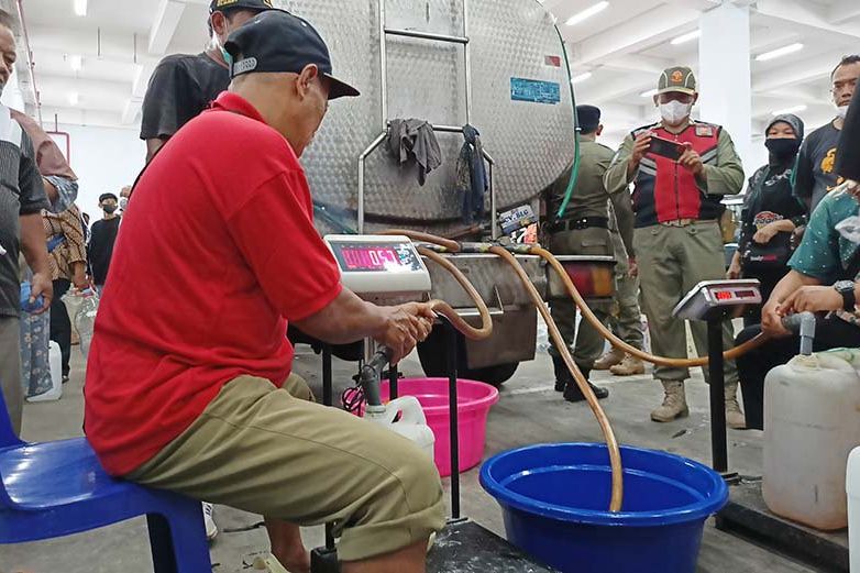 Pedagang Pasar Legi Didroping 6 Ribu Liter Migor Curah  
