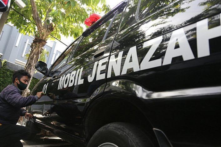 Kendaraan Dinas PD Pemkot Surabaya 'Disulap' jadi Mobil Jenazah