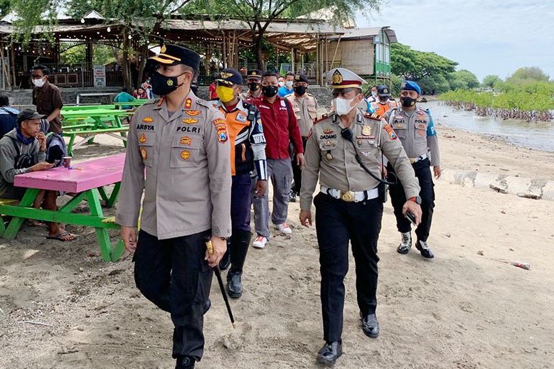 Swalayan, Areal Wisata Jadi Sasaran Prokes Polres Probolinggo saat Jelang Nataru