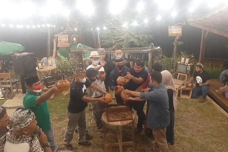 Di Balik Petani Kopi Muda Desa Tamansari Ganti Kebiasaan Jadi Petik Merah