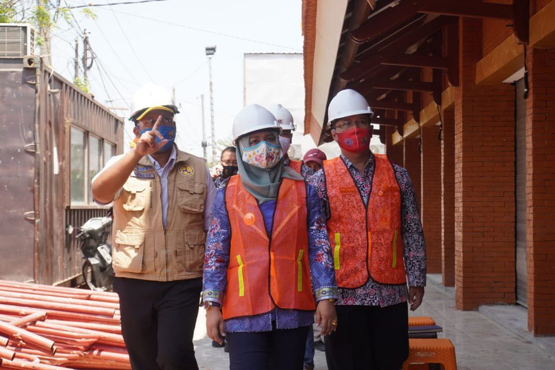 Pulihkan Ekonomi, Ning Ita Tinjau Pasar Benpas dan Rest Area Gunung Gedangan