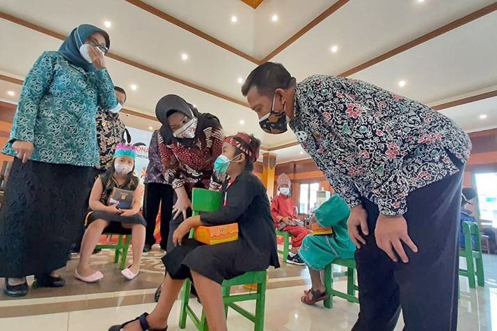 Ning Ita Pastikan Pemkot Hadir Bantu Warga Terdampak Pandemi Covid-19