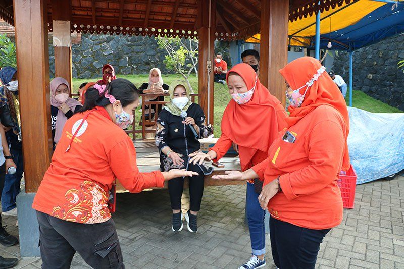 Ning Ita Berikan Motivasi Bagi Ribuan Kader Motivator Kota Mojokerto 