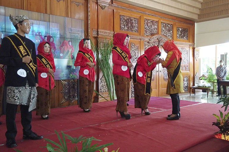 Puncak Hari Koperasi ke-74, Wali Kota Nobatkan Duta Koperasi Kota Mojokerto 2021