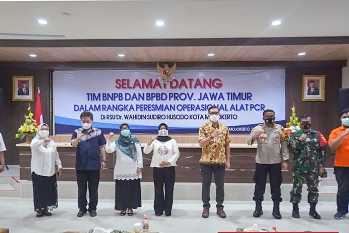 Mendapat Bantuan Mesin PCR, Ning Ita Yakin Bisa Tekan Angka Pasien Covid di Kota Mojokerto
