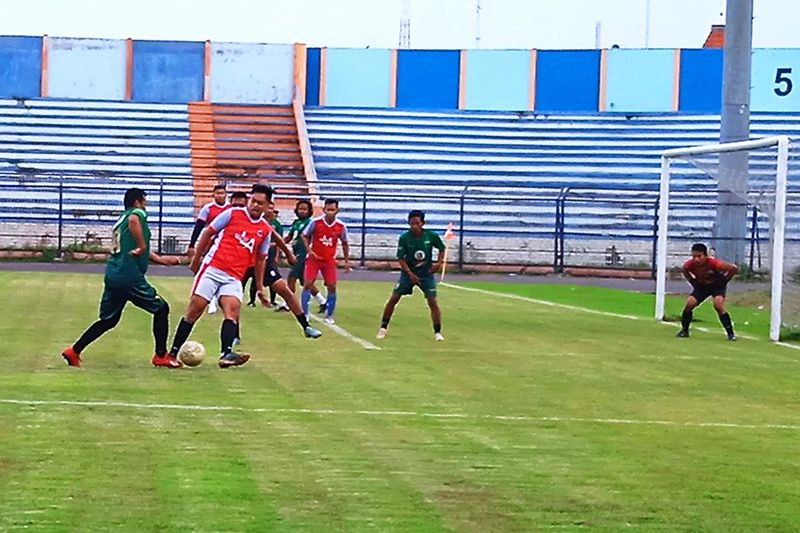 Dispora Lamongan Lakoni Pertandingan Sepak Bola Persahabatan