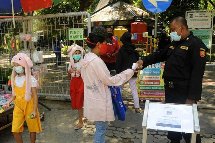 Tekan Omicron, Surabaya Batasi PTM dan Patroli Prokes Tempat Usaha dan Hiburan