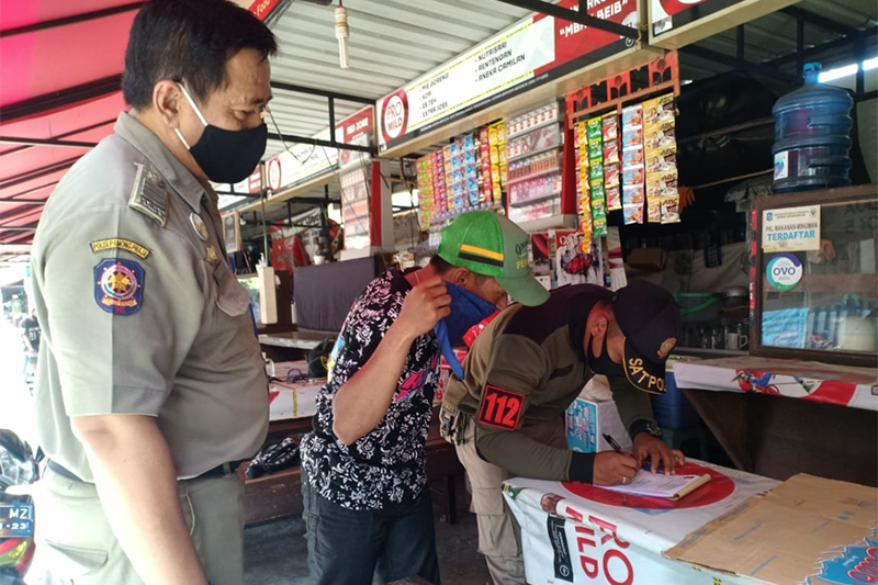 Kasus Covid-19 di Surabaya Melandai, Operasi Protokol Kesehatan Tetap Digelar