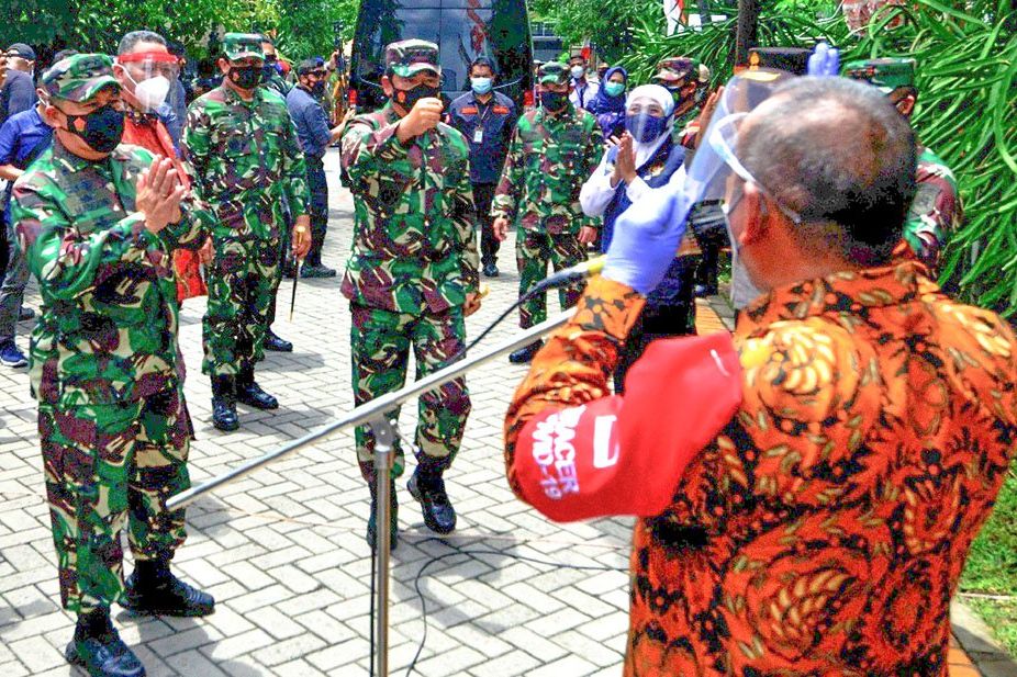 Panglima TNI Tinjau Pelaksanaan PPKM Mikro di Surabaya