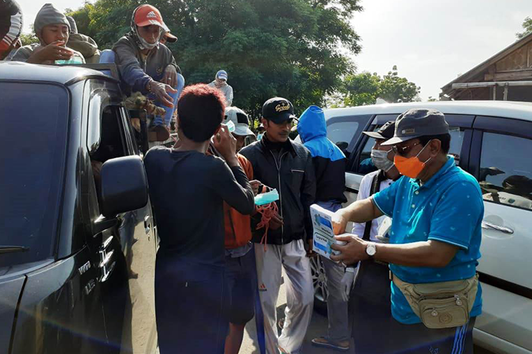 Pasar Hewan Sattoan Tetap Buka, Bupati Situbondo Ancam Tutup Bila Pengunjung Tak Pakai Masker