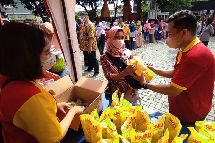 Warga di Mojokerto Rela Antri dari Pagi Demi Dapatkan Migor Subsidi